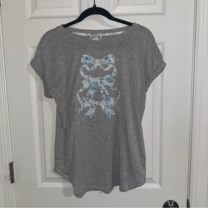 Tru Self Womens Gray Bow Graphic Tee Floral Toile Pearl Embellished Shirt Size M